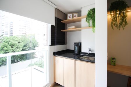 Varanda  de apartamento à venda com 1 quarto, 26m² em Moema, São Paulo