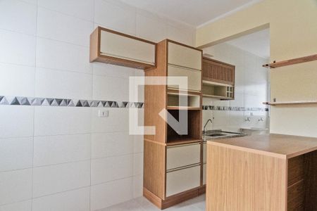 Cozinha de apartamento para alugar com 2 quartos, 65m² em Vila Mangalot, São Paulo