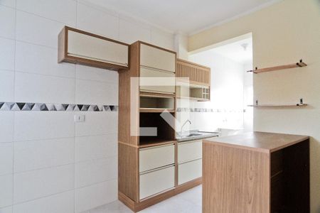 Cozinha de apartamento para alugar com 2 quartos, 64m² em Vila Mangalot, São Paulo