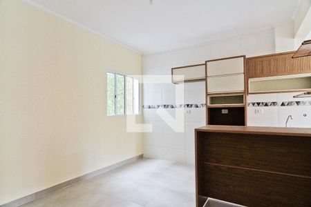 Sala de apartamento para alugar com 2 quartos, 64m² em Vila Mangalot, São Paulo