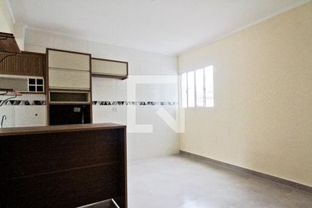 Sala de apartamento para alugar com 2 quartos, 65m² em Vila Mangalot, São Paulo