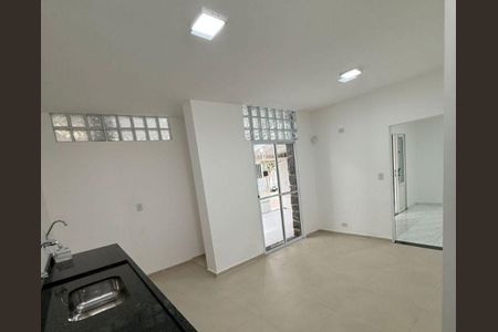 Casa à venda com 3 quartos, 131m² em Vila Cordeiro, São Paulo