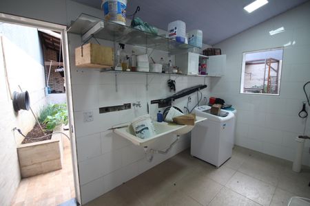 Casa à venda com 180m², 3 quartos e 4 vagasÁrea de Serviço