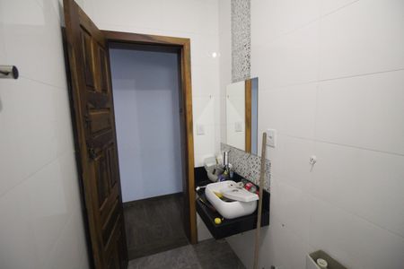 Casa à venda com 180m², 3 quartos e 4 vagasBanheiro 2