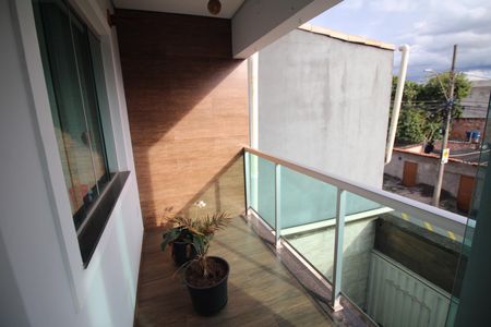 Casa à venda com 180m², 3 quartos e 4 vagasVaranda