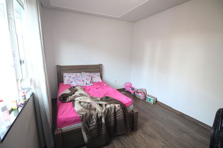 Casa à venda com 180m², 3 quartos e 4 vagasQuarto 2