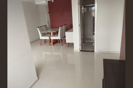 Sala de apartamento para alugar com 2 quartos, 80m² em Jardim Monte Santo, Cotia