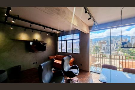 Sala de apartamento para alugar com 2 quartos, 115m² em Morro do Papagaio, Belo Horizonte