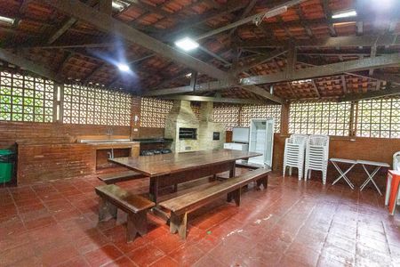 Apartamento para alugar com 55m², 2 quartos e 2 vagas Apartamento para alugar com 55m², 2 quartos e 2 vagasÁrea comum - Churrasqueira