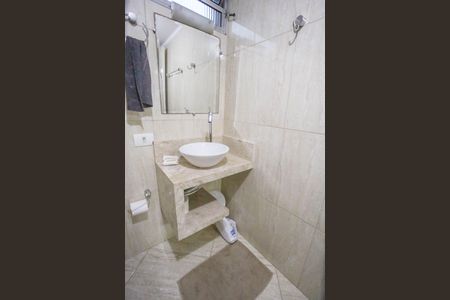 Apartamento para alugar com 55m², 2 quartos e 2 vagas Apartamento para alugar com 55m², 2 quartos e 2 vagasBanheiro