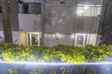 Apartamento para alugar com 55m², 2 quartos e 2 vagas Apartamento para alugar com 55m², 2 quartos e 2 vagasFachada do bloco