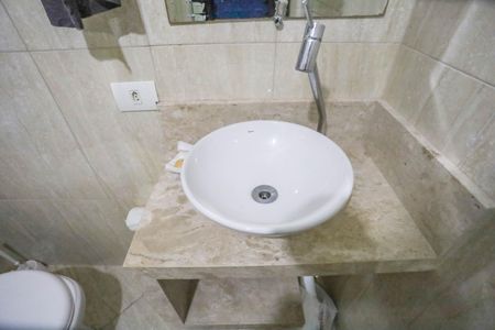 Apartamento para alugar com 55m², 2 quartos e 2 vagas Apartamento para alugar com 55m², 2 quartos e 2 vagasBanheiro