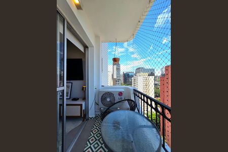 Varanda de apartamento para alugar com 2 quartos, 70m² em Vila Nova Conceição, São Paulo