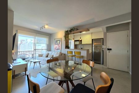 Apartamento para alugar com 70m², 2 quartos e 1 vagaSala