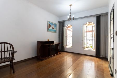 Casa à venda com 120m², 2 quartos e 2 vagasSala