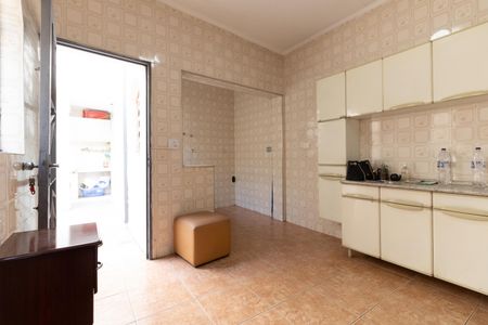 Casa à venda com 120m², 2 quartos e 2 vagasCozinha 