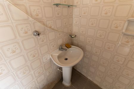 Casa à venda com 120m², 2 quartos e 2 vagasBanheiro de Serviço 