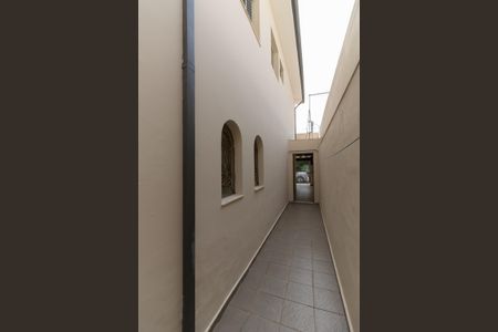 Casa à venda com 120m², 2 quartos e 2 vagasCorredor Lateral