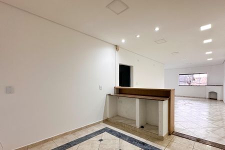 Casa à venda com 216m², 2 quartos e 2 vagasSala de Estar