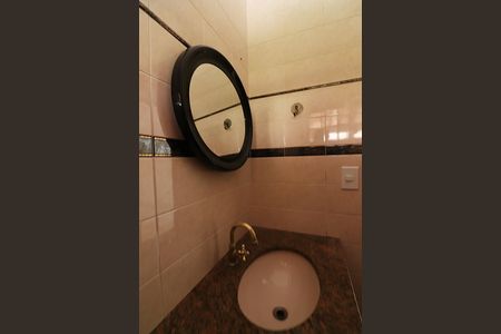 Casa à venda com 216m², 3 quartos e 2 vagasBanheiro 2