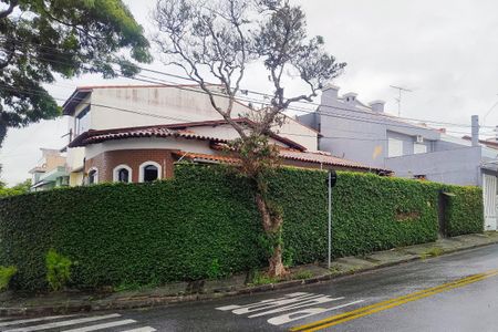 Casa à venda com 216m², 2 quartos e 2 vagasFachada