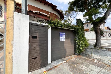 Casa à venda com 216m², 2 quartos e 2 vagasFachada