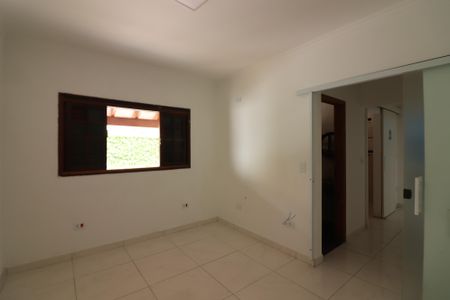 Casa à venda com 216m², 3 quartos e 2 vagasQuarto 2