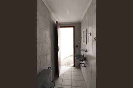 Casa à venda com 216m², 3 quartos e 2 vagasBanheiro de serviço