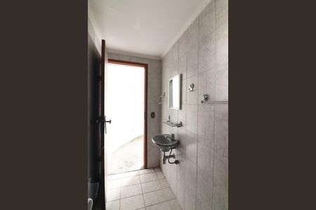 Casa à venda com 216m², 3 quartos e 2 vagasBanheiro de serviço