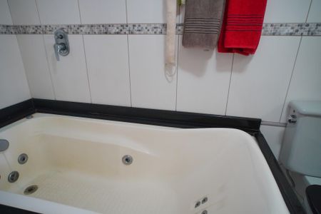 Apartamento à venda com 219m², 2 quartos e 2 vagasBanheiro da Suíte