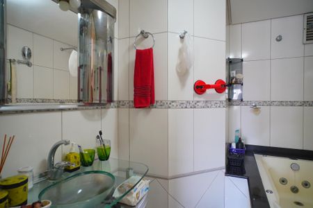 Apartamento à venda com 219m², 2 quartos e 2 vagasBanheiro da Suíte