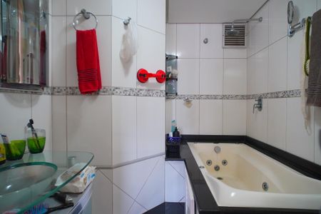 Apartamento à venda com 219m², 2 quartos e 2 vagasBanheiro da Suíte