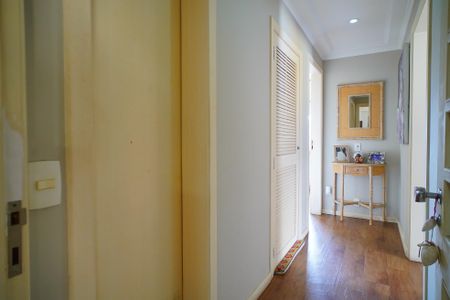 Apartamento à venda com 219m², 2 quartos e 2 vagasCorredor