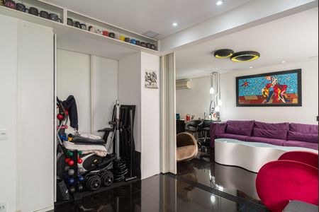 Apartamento à venda com 150m², 2 quartos e 2 vagas Apartamento à venda com 150m², 2 quartos e 2 vagasSala de TV