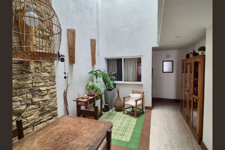 Casa de condomínio à venda com 400m², 4 quartos e 1 vaga