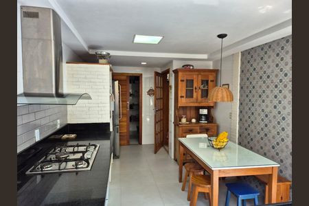 Casa de condomínio à venda com 400m², 4 quartos e 1 vaga