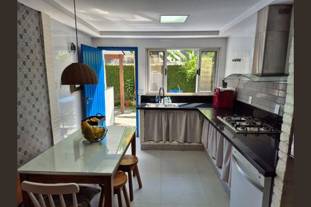 Casa de condomínio à venda com 400m², 4 quartos e 1 vaga