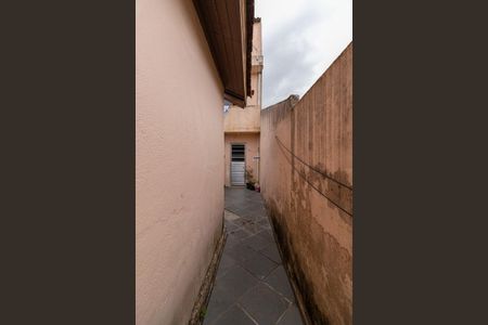 Casa à venda com 200m², 3 quartos e 2 vagasCorredor