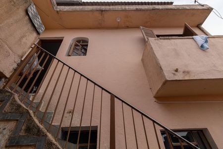 Casa à venda com 200m², 3 quartos e 2 vagasEscada