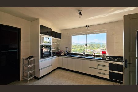 Casa à venda com 232m², 3 quartos e 3 vagas