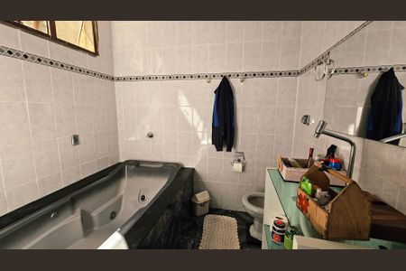 Casa à venda com 232m², 3 quartos e 3 vagas