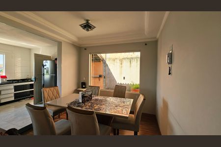 Casa à venda com 232m², 3 quartos e 3 vagas