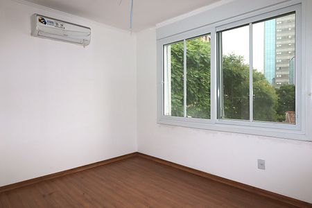 Suite de apartamento para alugar com 4 quartos, 143m² em São João, Porto Alegre