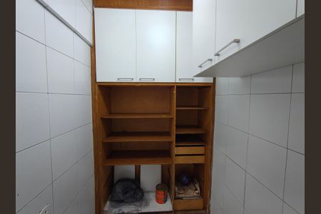 Apartamento à venda com 80m², 2 quartos e 1 vaga Apartamento à venda com 80m², 2 quartos e 1 vagaDispensa