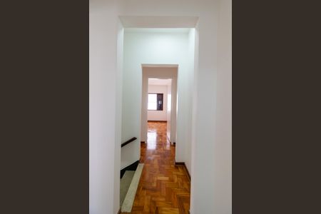 Casa para alugar com 194m², 3 quartos e 2 vagas Casa para alugar com 194m², 3 quartos e 2 vagasCorredor