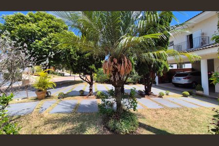 Casa de condomínio para alugar com 313m², 5 quartos e 6 vagas