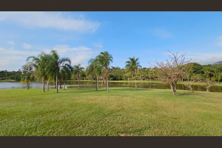 Casa de condomínio para alugar com 313m², 5 quartos e 6 vagas