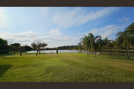 Casa de condomínio para alugar com 313m², 5 quartos e 6 vagas