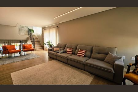 Casa de condomínio para alugar com 313m², 5 quartos e 6 vagas