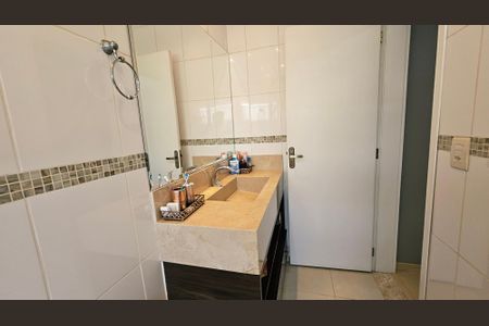 Casa de condomínio para alugar com 313m², 5 quartos e 6 vagas